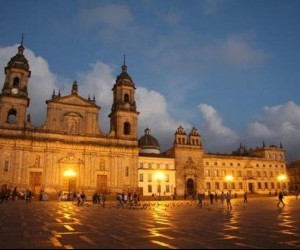 Catedral Primada Fuente: bogota.sociedadnocturna.com.ar  Por santiago de la rosa