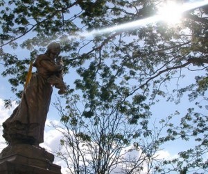 Monumento de Policarpa Salavarrieta Barrio La Pola Fuente mw2 google com